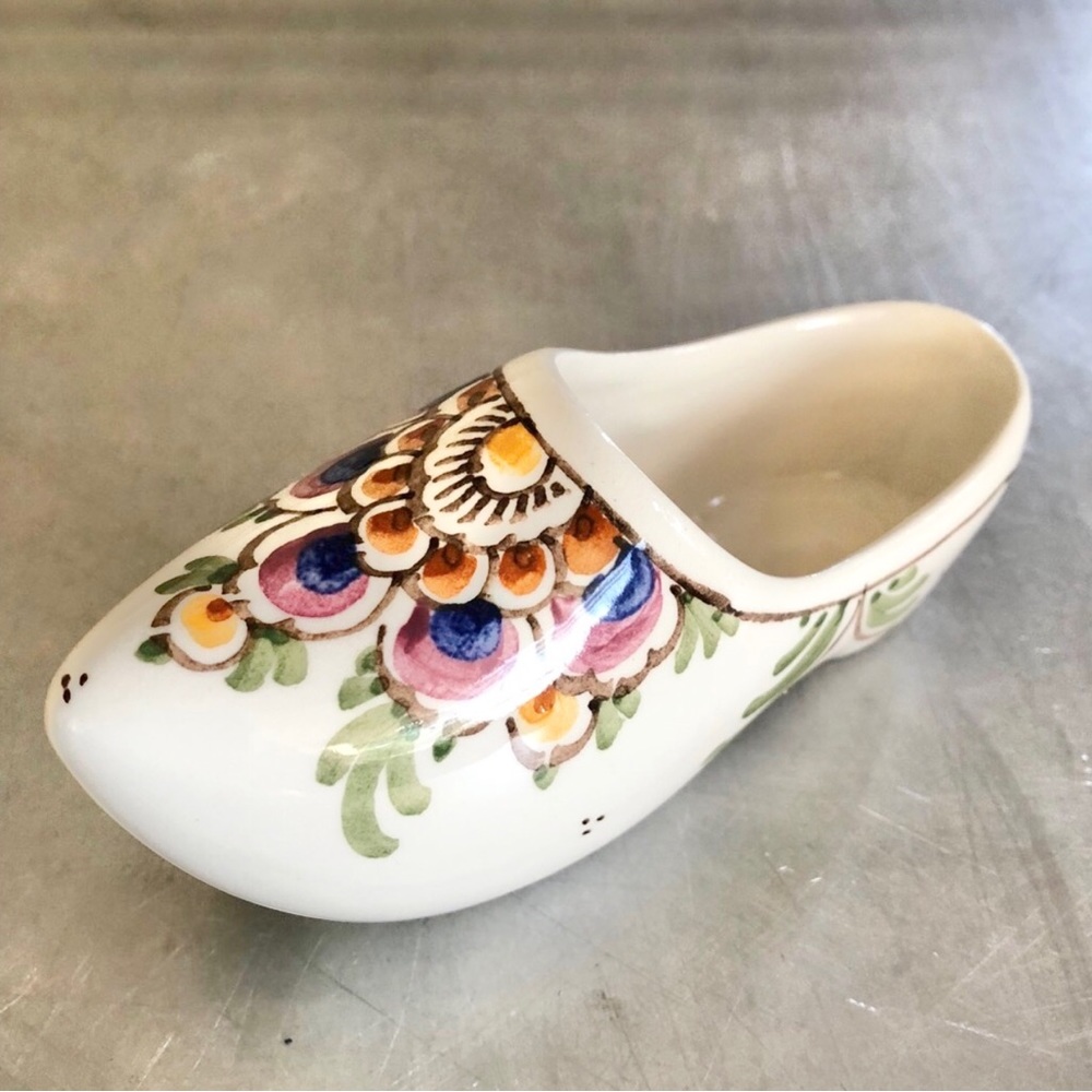 ⭐️Delft⭐️Handpainted Ceramic 4.5" Dutch Clog Home Decor Trinket Box Collectible - Picture 2 of 6